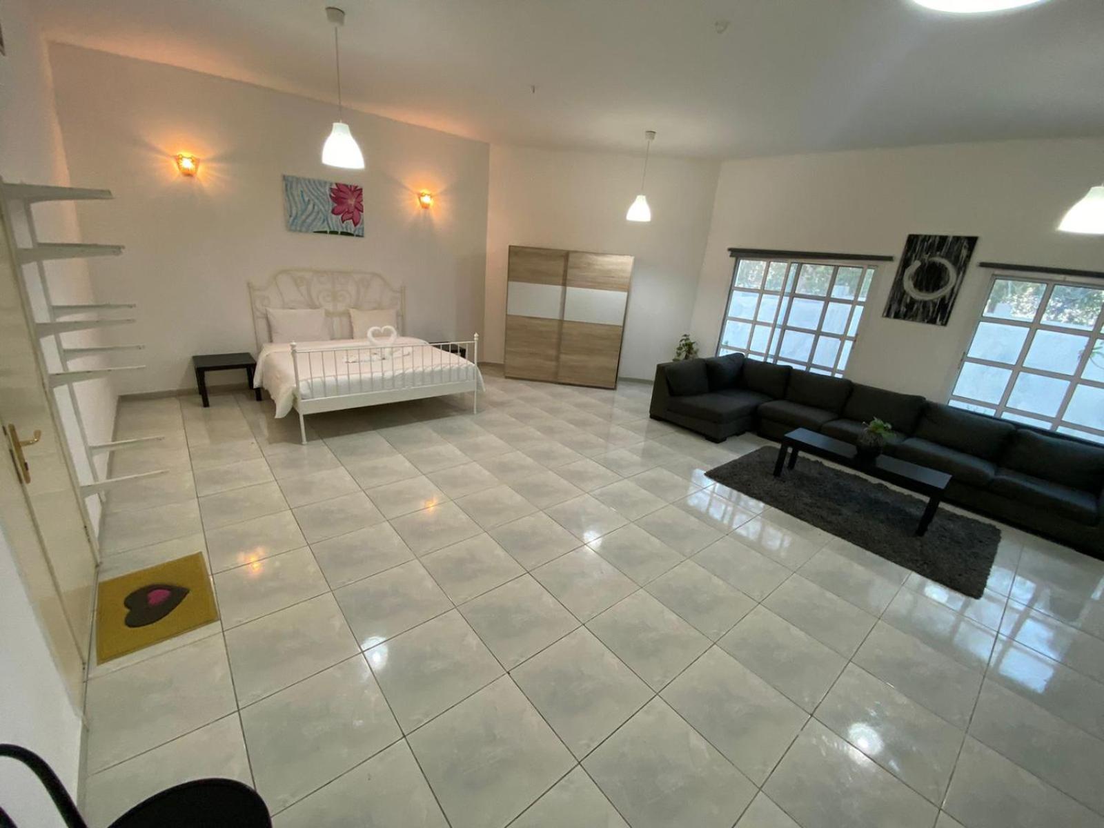Comfortable Private Rooms In Compound Housing Dubai Bagian luar foto