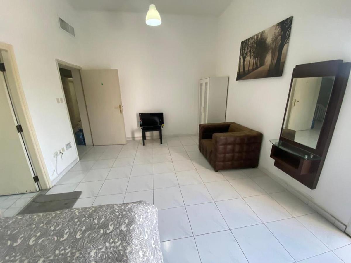 Comfortable Private Rooms In Compound Housing Dubai Bagian luar foto