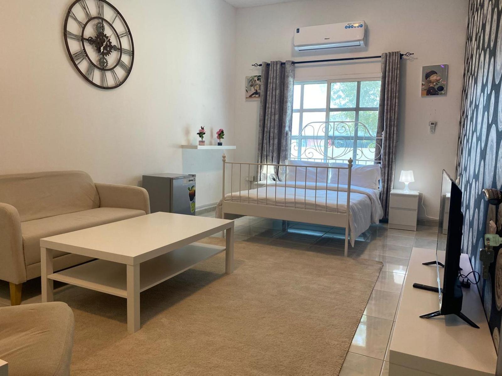 Comfortable Private Rooms In Compound Housing Dubai Bagian luar foto