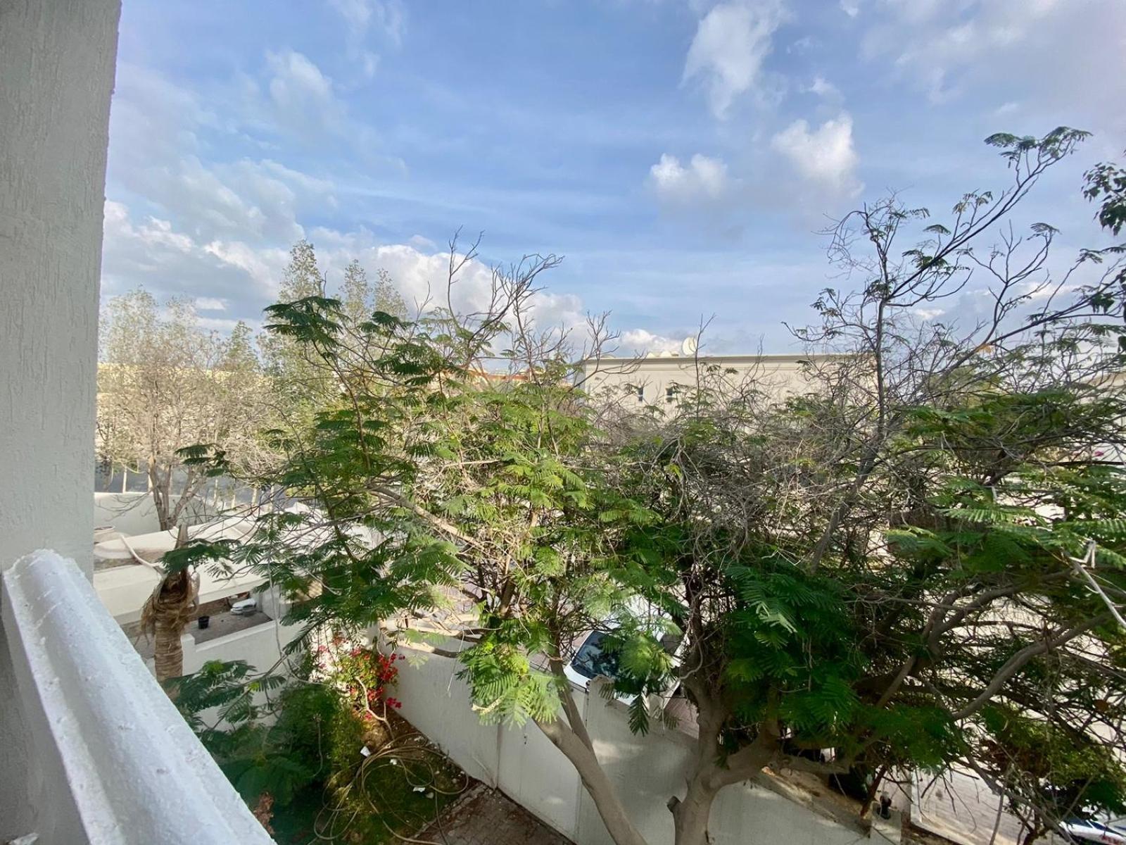 Comfortable Private Rooms In Compound Housing Dubai Bagian luar foto